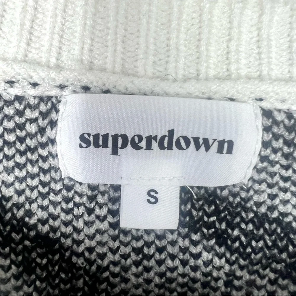 Revolve x Superdown Zebra crop sweater cardigan size S - Picture 5 of 7